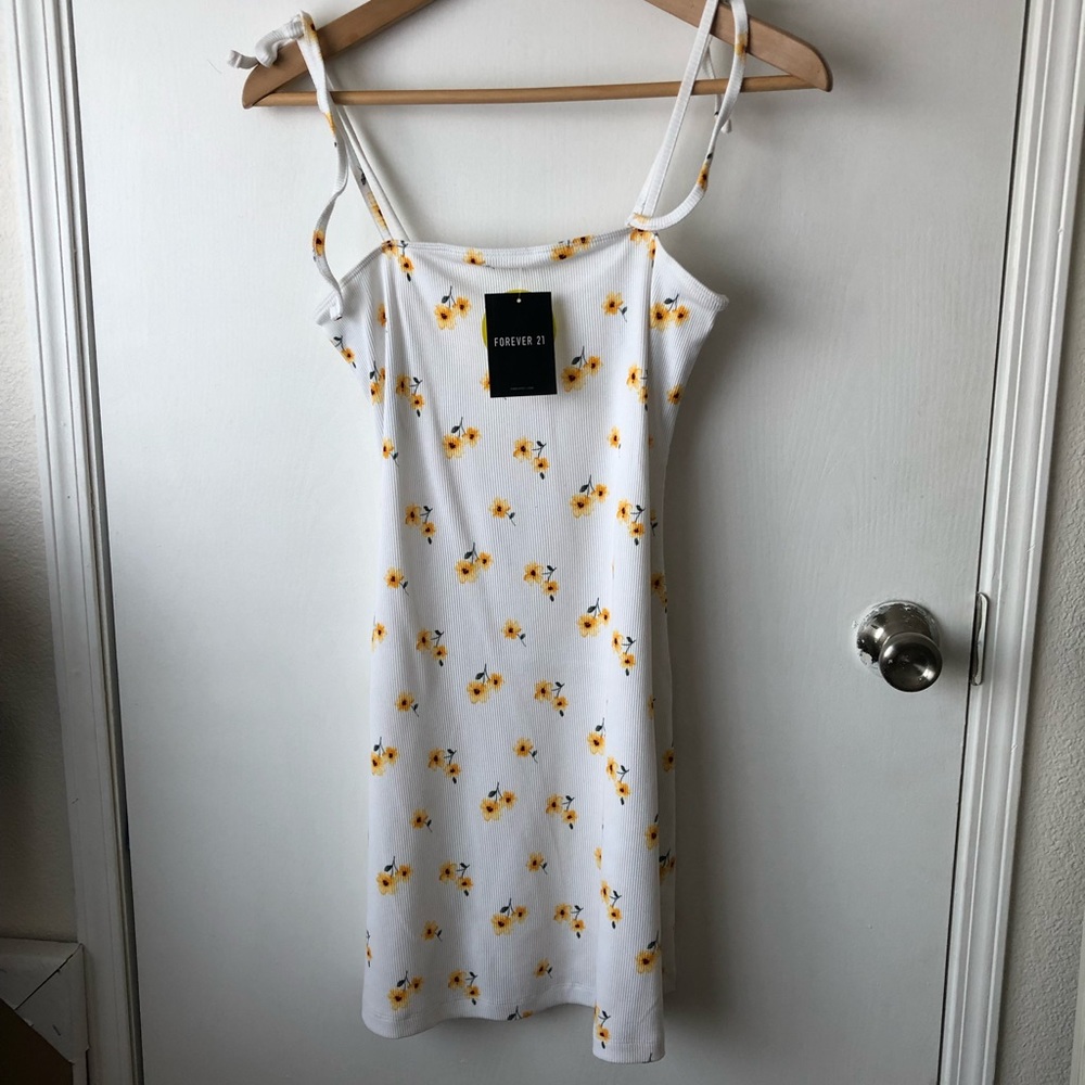 💓Free Gift W/ Every Purchase💓 🌻Sunflower 🌻 Sun  Mini Dress ~ Medium~